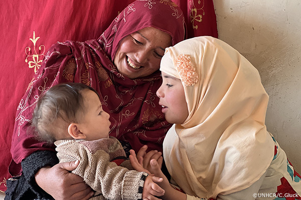 UNHCRの援助を受けたアフガニスタンの母子