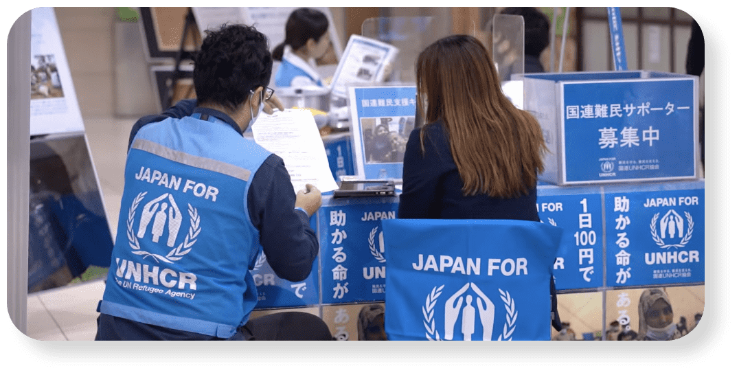 キャンペーン活動している社員