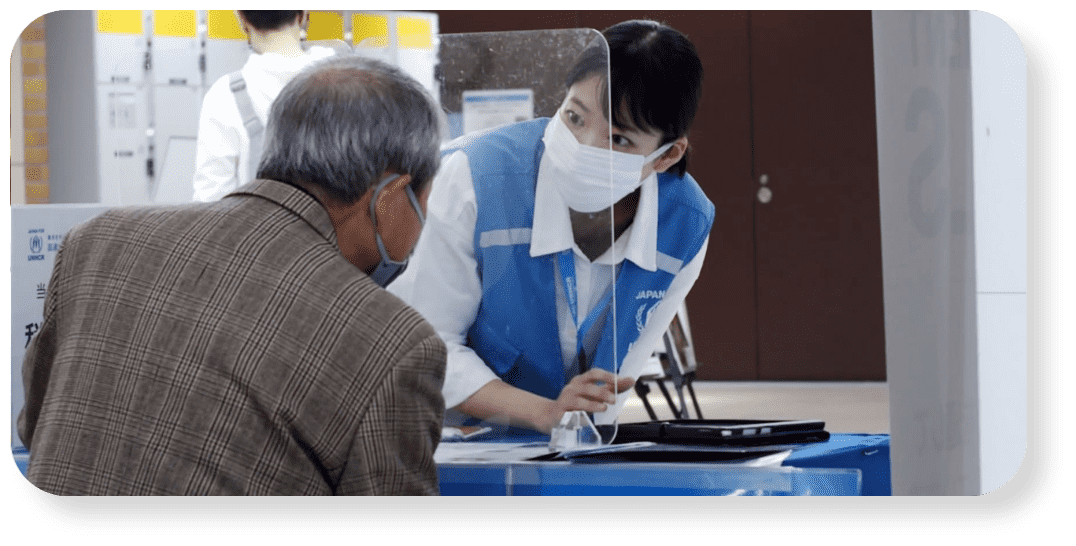 キャンペーン活動している社員
